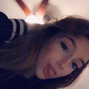 Meet your Posher, Lara